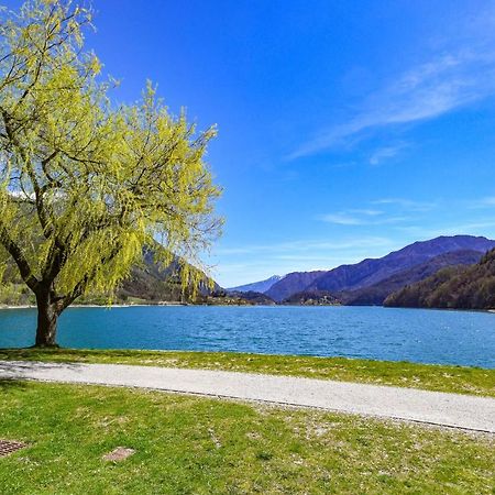 Lakegarden Apartment Riva del Garda Bagian luar foto